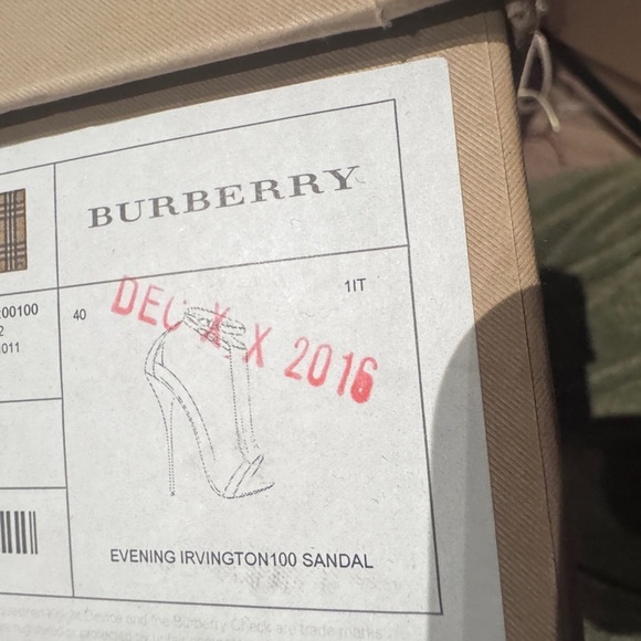 Burberry Irvington Black and Gold Women's sandals Shoes size 40 - Picture 16 of 16